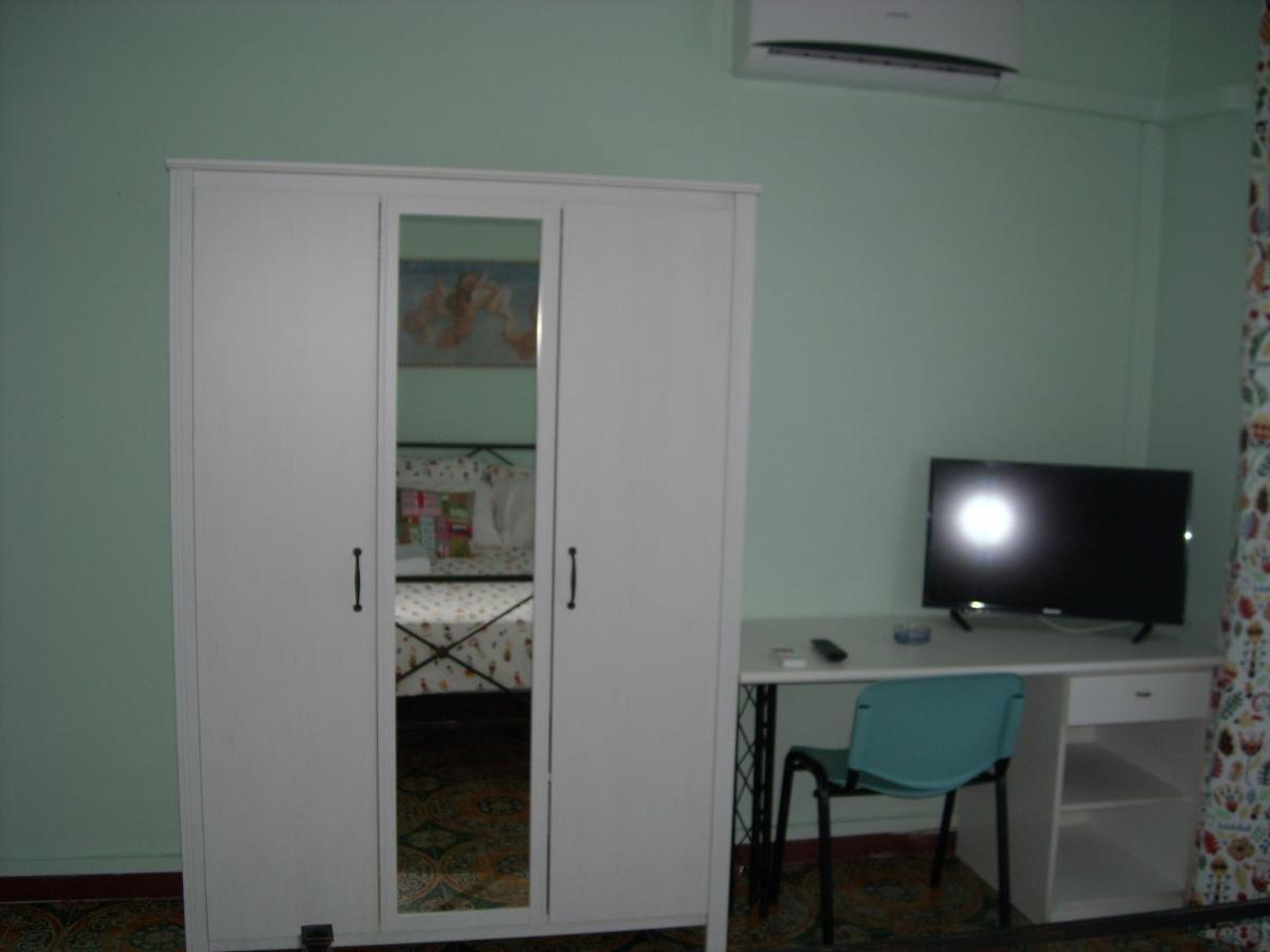 Giovannixxlll B&B Catánia Buitenkant foto